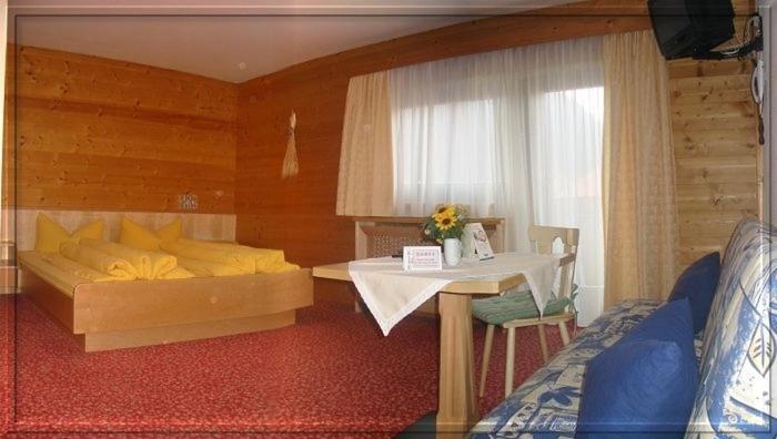 Pension Kristall Нойштіфт-ім-Штубайталь Номер фото